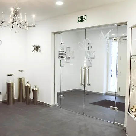 Lifestyle Beauty & Wellness *